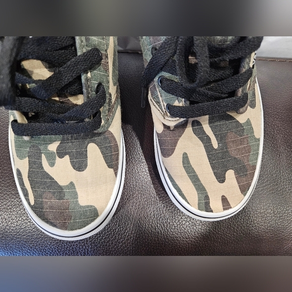 Vans Atwood Canvas Camouflage Sneaker Kids Shoe Size 1 Vans Off the Wall Skater - Picture 6 of 6